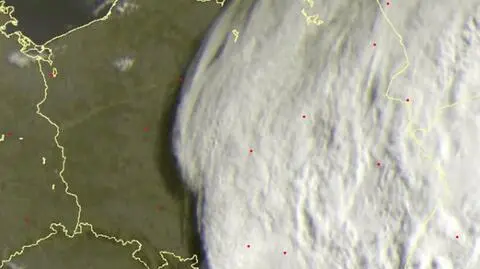 Warstwa chmur podzieliła Polskę