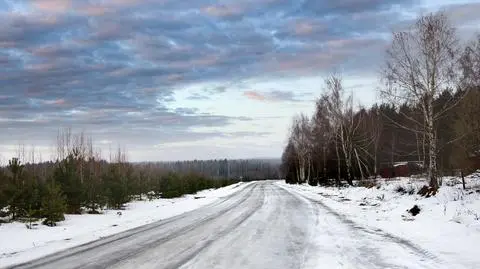 Uwaga, drogi w wielu regionach będą śliskie