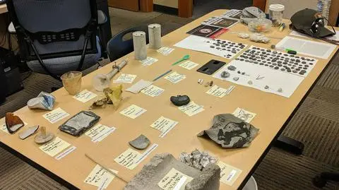 Z gejzeru w Yellowstone wytrysnęły śmieci