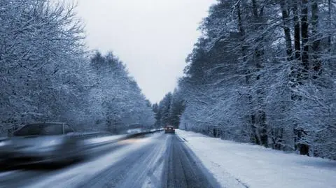Na wielu drogach zalega błoto pośniegowe