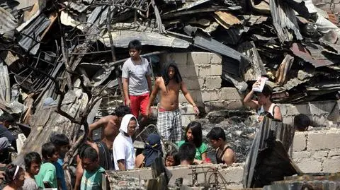 Burza szalała na Filipinach. Spłonęło 200 domów