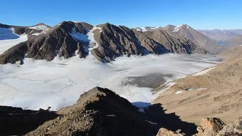 Pochmurne lato ratuje lodowce