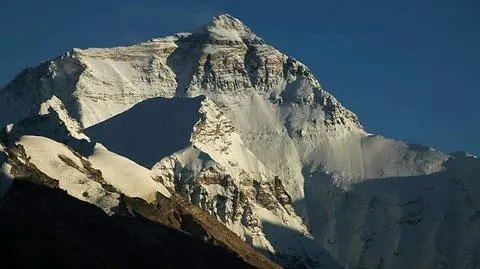 Mgła uwolniła turystów spod Mount Everestu