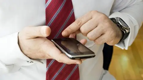 Nowoczesny telefon: można go zwijać i składać jak kartkę papieru