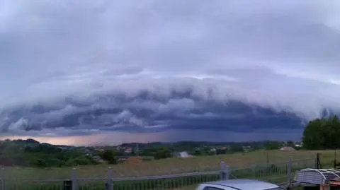 Aktualnie czytasz: Podwójna tęcza nad Warszawą
