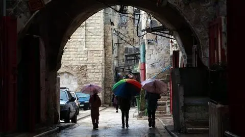 Gaza pod wodą. Studzienki kanalizacyjne nie wytrzymują naporu