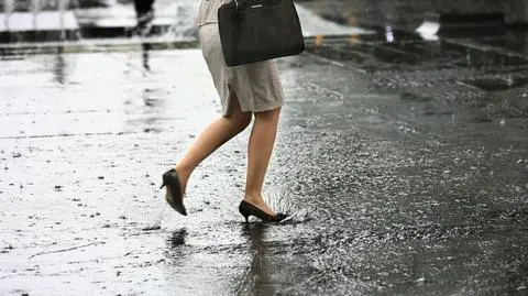 Na zachodzie kraju popada