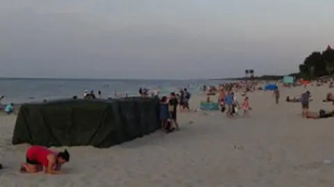 Plaża w Łebie o zachodzie słońca