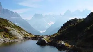 Widok na Mer de Glace z okolic Lac Blanc w Chamonix, Francja