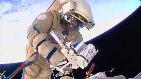 Kosmiczny spacer zakończony sukcesem. Astronauci powrócili bezpiecznie na pokład ISS