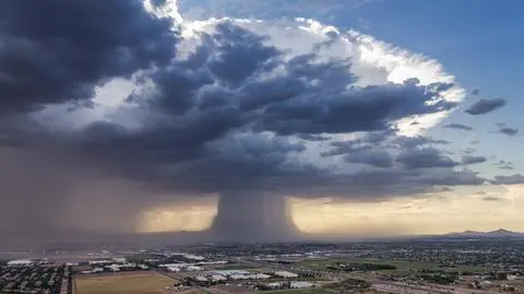 Monsun nad Arizoną. W Phoenix powstała chmura jak grzyb atomowy