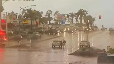 Kalifornia nękana przez powodzie i trzęsienia ziemi