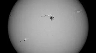 Aktywny rejon plam obserwowany przez naukowców nosi numer 1476 (NASA/SDO)