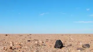 Almahata Sitta 15 - Peter Jenniskens (SETI Institute/NASA Ames)
