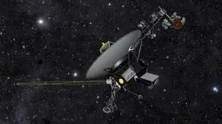 Artystyczna wizja sondy Voyager w dalekim kosmosie (NASA/JPL-Caltech)