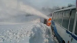 Autobus w zaspie ( Kontakt24, Seweryn Krok)
