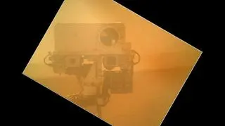 Autoportret Curiosity z robiony aparatem MAHLI umieszczonym na ramieniu (NASA/JPL-Caltech/Malin Space Science Systems)