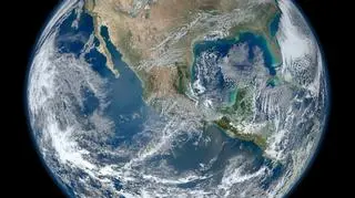 "Blue Marble" (fot. NASA/NOAA/GSFC/Suomi NPP/VIIRS/Norman Kuring)