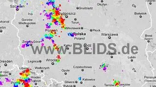 Burze na terenie kraju wgodz. 18.00-21.00 (blids.de)
