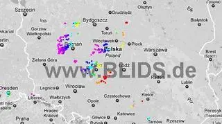 Burze nad Polską o godz. 18 (blids.de)