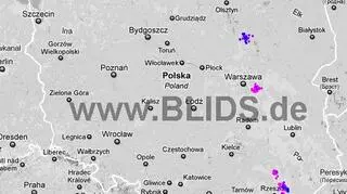 Burze nad Polską o godzinie 19.00 (blids.de)