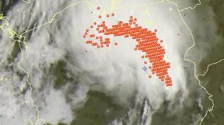 Burze nad Polską o godzinie 9.00 (sat24.com)