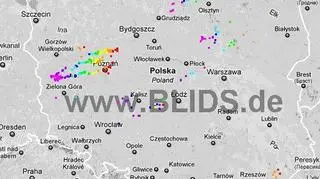 Burze nad Polską w godzinach 18:00-20:00 (blids.de)
