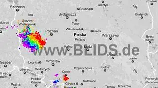 Burze przed godziną 22 (blids.de)