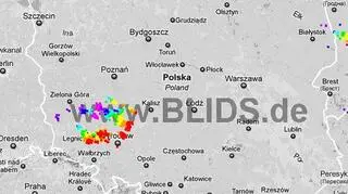 Burze w Polsce w godz. 15.15-17.15 (blids.de)