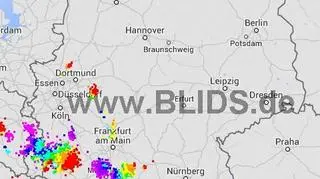 Burze występujące nad Niemcami między 14.45 a 16.45 (blids.de)