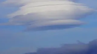 Chmura Altocumulus lenticularis nad Beskidem Żywieckim (Kontakt 24/Magdalena Lorens)