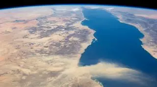 Chmura pyłu przemieszczała się znad południowego Egiptu w kierunku Arabii Saudyjskiej (NASA)