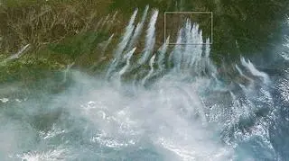 Chmury dymów z pożarów nad Syberii (NASA image courtesy Jeff Schmaltz, LANCE MODIS Rapid Response. Caption by Adam Voiland)