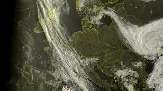 Chmury nad Europą (godz. 8.00) (sat24.com)