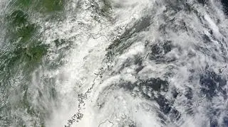 Cyklony Saola i Demrey u wybrzeży Chin (NASA)