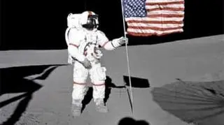 Ed Mitchell uchwycił swój cień, portretując Ala Sheparda na Księżycu w 1971 roku (NASA)