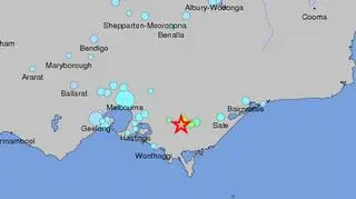 Epicentrum i miejsca, gdzie wstrząsy były najsilniej odczuwalne (USGS)