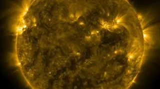  Fala o długości 171 A (NASA/SDO/GSFC)