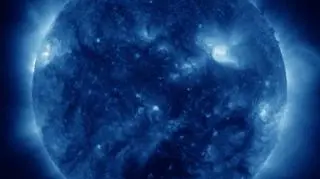  Fala o długości 335 A (NASA/SDO/GSFC)