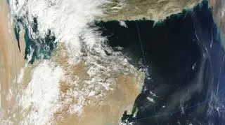 Front atmosferyczny nad Zatoką Perską (NASA)