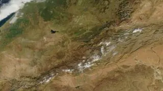 Góry przed intensywnymi opadami śniegu / NASA/MODIS