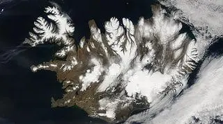 Halo z chmur nad Islandią - NASA
