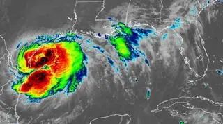 Hanna na zdjęciach satelitarnych wykonanych w podczerwieni (NOAA)