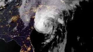 Izajasz na zdjęciach satelitarnych (NOAA NWS)