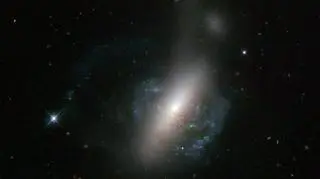 Kolizja dwóch galaktyk (NASA)