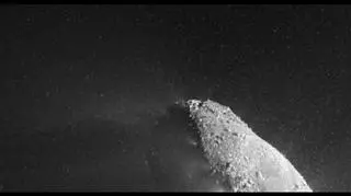 Kometa Tempel-1 po uderzeniu impaktora sondy Deep Impact (NASA)