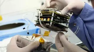 Konstrukcja pierwszego polskiego satelity PW-Sat (materiały prasowe)