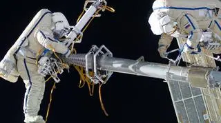 Kosmiczny spacer wokół ISS / NASA