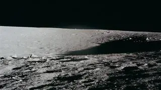 Krater Middle Crescent w 1969 roku (NASA)