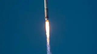 Landsat 8 wzbija się w niebo (NASA/Bill Ingalls)